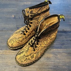 Rare vintage 90s snake print leather Dr Martens - UK 5, US 7